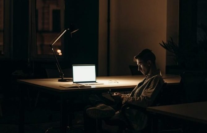 Is your company extra busy? Understand the rules for overtime and time off in lieu